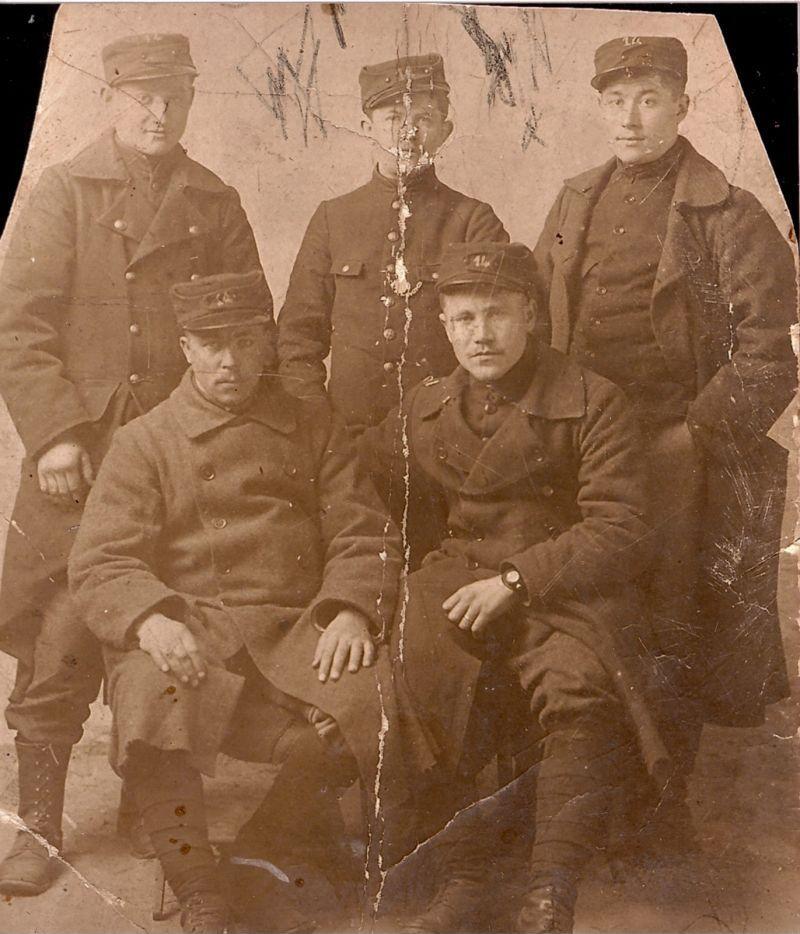 Hubert Cleuren met familie en kennissen in het 14de.